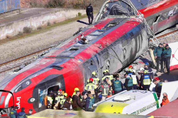 Adamuz sacude a España: Feijóo exige a la Unión Europea que esclarezca el mayor accidente ferroviario de los últimos años