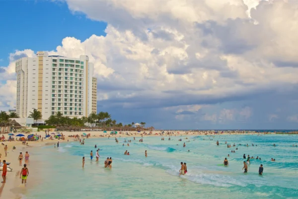 Cancún apuesta al turismo cultural para diversificar su oferta más allá de las playas