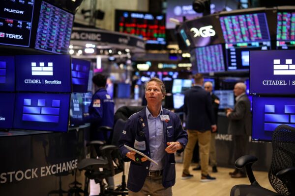 Riesgo país argentino baja y reservas récord: qué pasó en los mercados hoy
