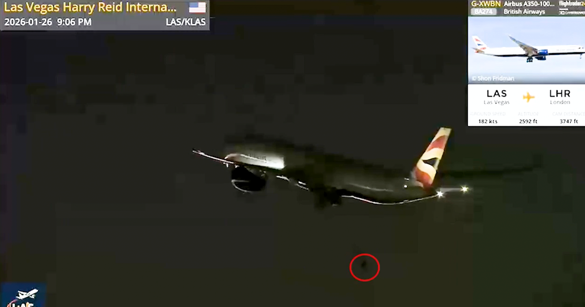 Un vuelo de British Airways pierde una rueda de tren de aterrizaje durante el despegue