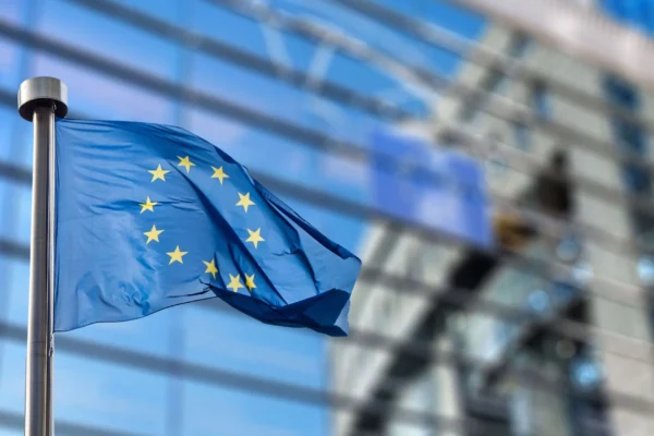 Irán bajo presión: la Unión Europea castiga a altos funcionarios por violar derechos humanos